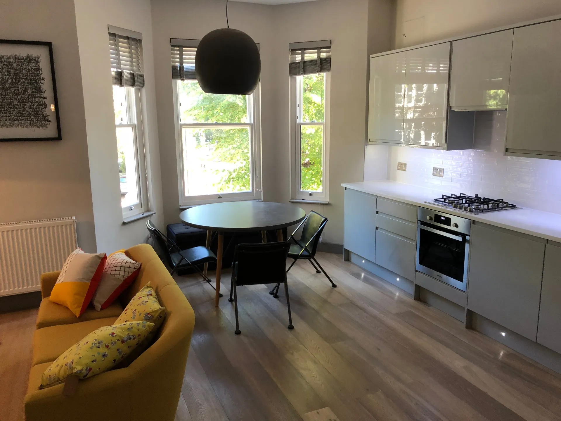 Successfully let 2-bed flat Cavendish Road Clapham SW4 - open plan kitchen living area